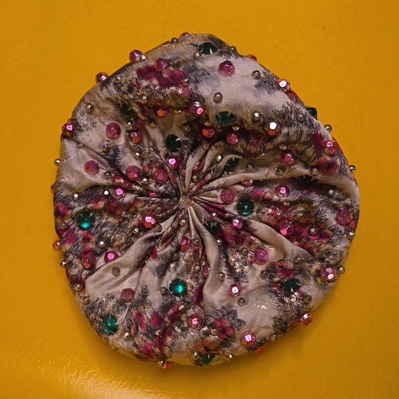 Vintage Mr. Arnold Actualite Jeweled Beaded Pill Box, Baret, Cloche,  Half Hat - Picture 3 of 6